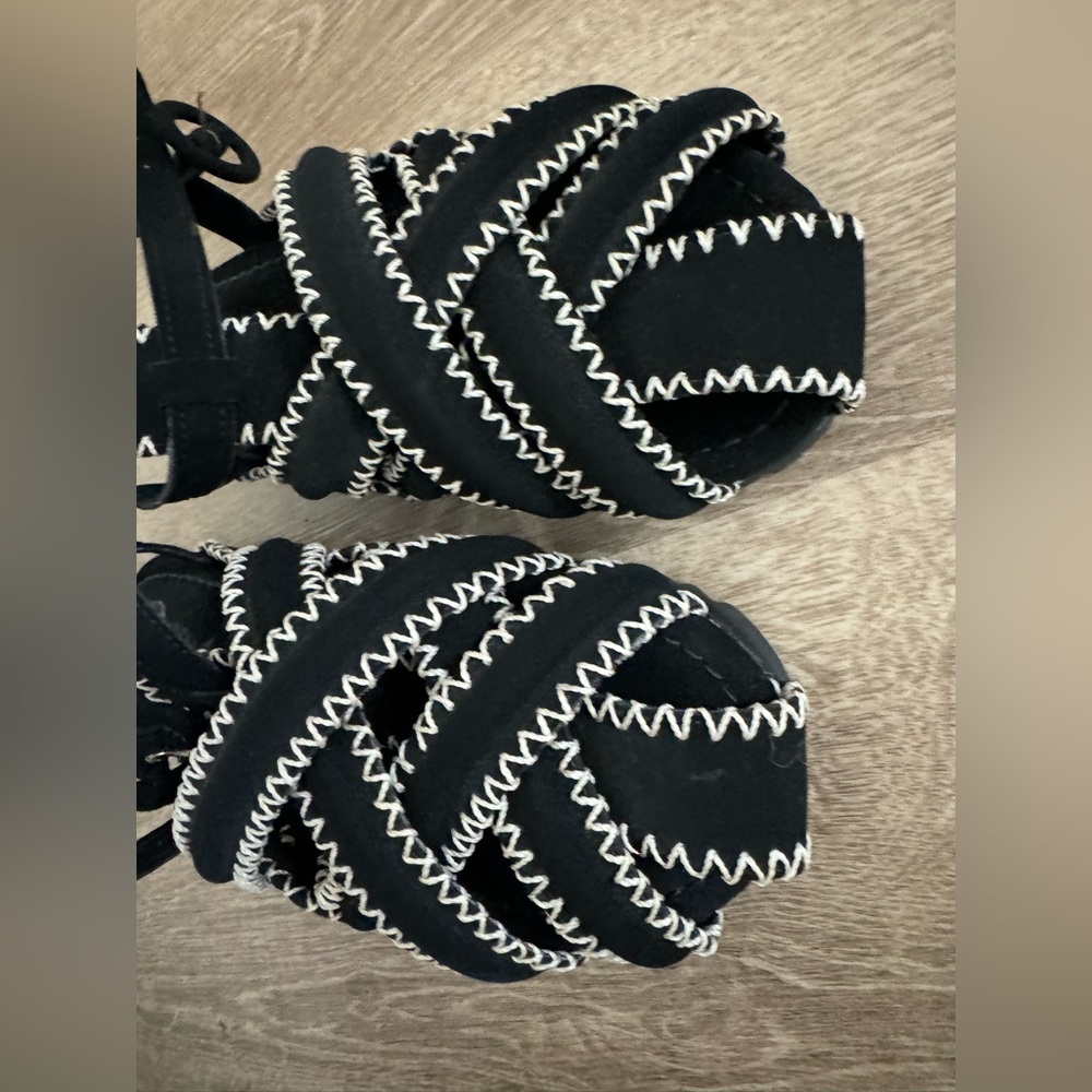 Farm Rio Shoes | Farm Rio Fisherman Sandals - Picture 6 of 10